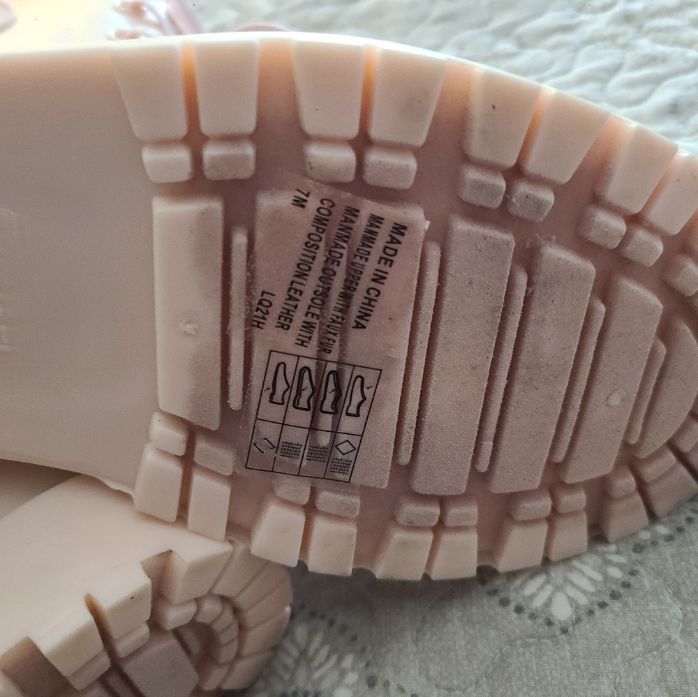 Michael Kors Light Pink Winter Boots - Picture 5 of 13
